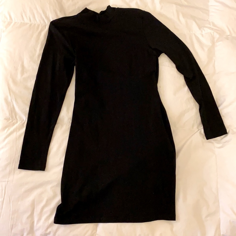 Black Backless Long Sleeve Mini Dress